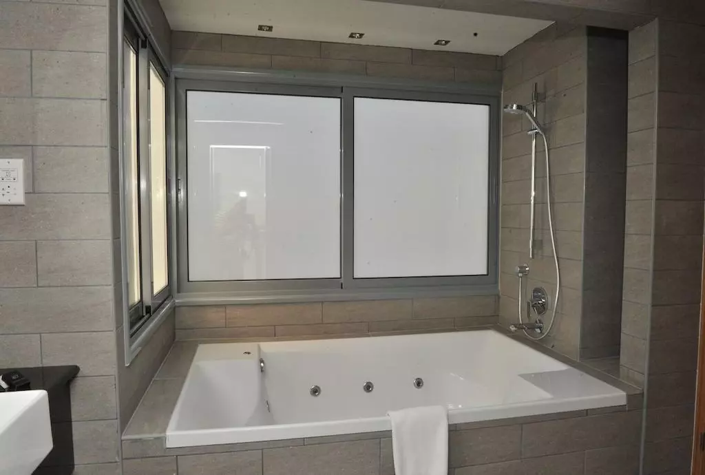 e hotel spa and resort_shabavizparvaz_14.jpg